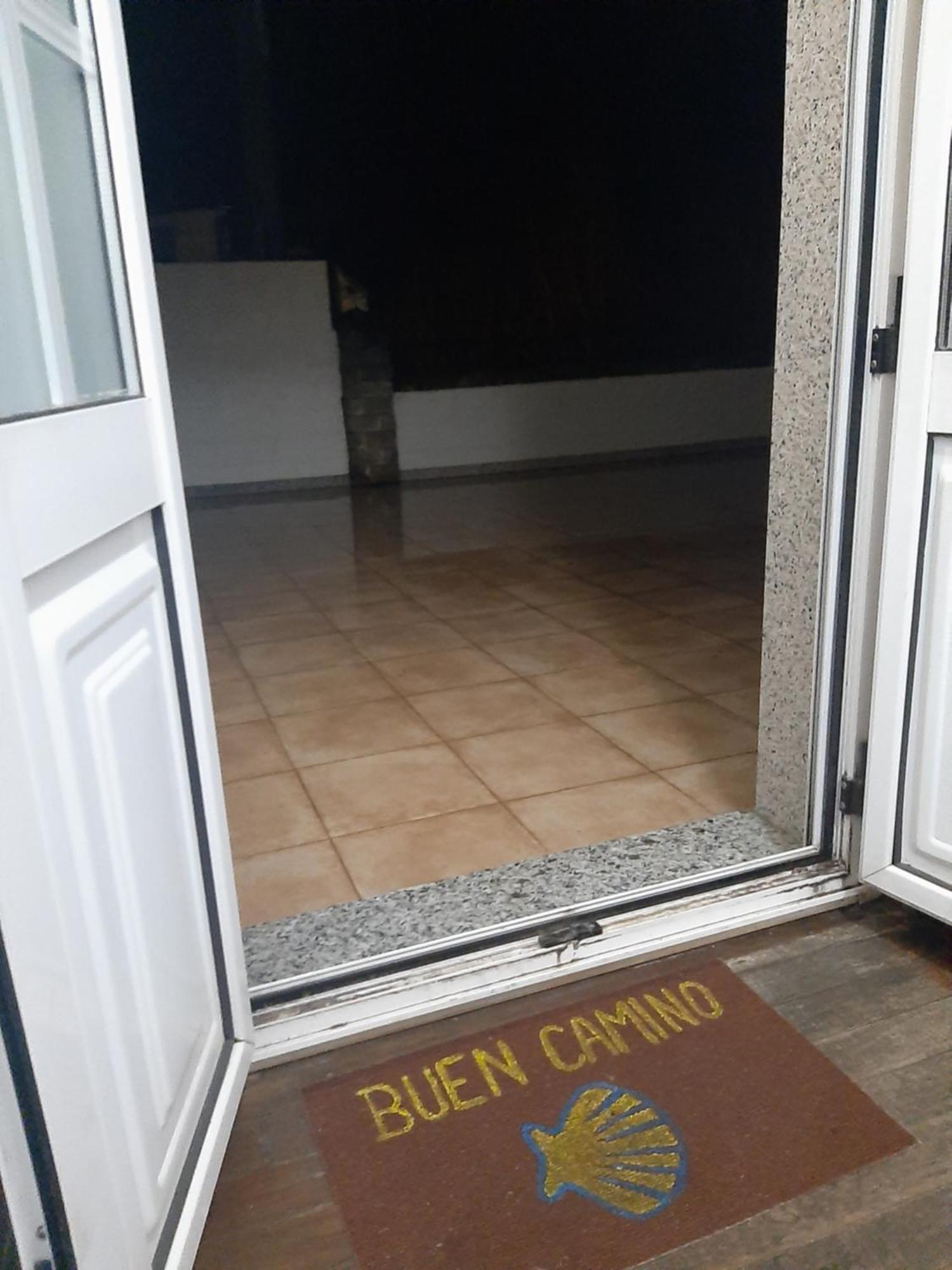 Albergue Berce Do Camino Триакастела Экстерьер фото
